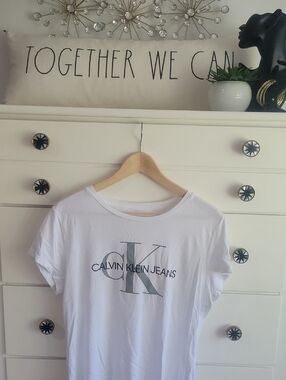 Around Town Casual Moment- Calvin Klein XL White Tee